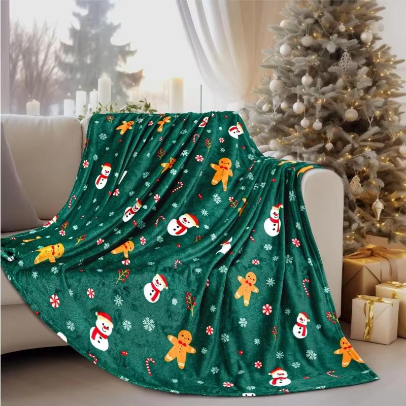Cozy Green Gingerbread Throw Blanket Plush Fleece Holiday Blanket for Warm Winter Comfort