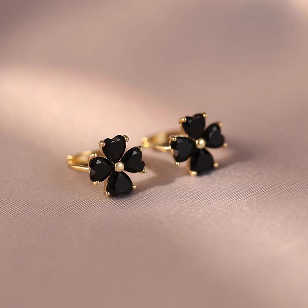 2026 New Style Black Four Leaf Flower Earnail Earring Buckle Light Luxury Premium Internet Red Earrings Forest Earrings
