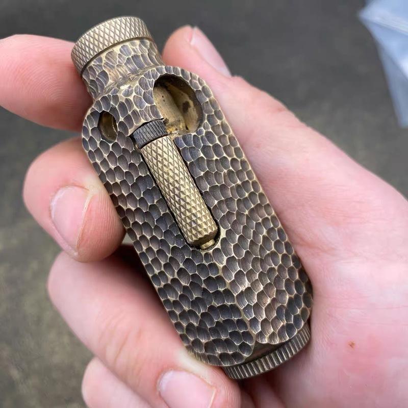 Luxury Heavy-duty Trench Shaped Brass Lighter with Laser Carved Hexagonal Patterns, Personalized Retro Creative Lighter