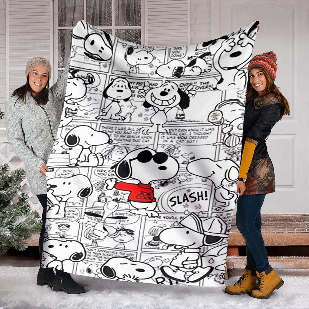 Cute Snoopy print soft and warm blanket, perfect for naps, sofas, beds, camping trips, the office, birthday and holiday gifts.