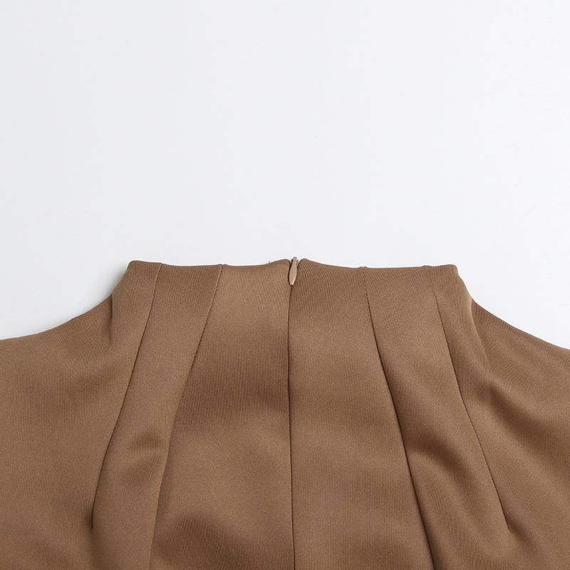 Шикарное миди-платье с плиссировкой и вставками: Без рукавов, воротник-стойка, зрелый стиль для весны 2025