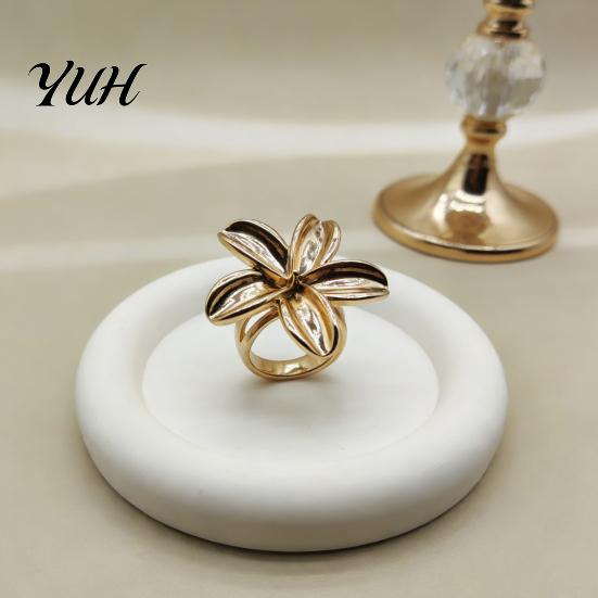 Simple Scarf Clasp Rings for Women, Metal Flower Ring Buckle And Slides, Shirt Delicate Neckline Shape Tool Tightener Ties Clip Silk Scarf,