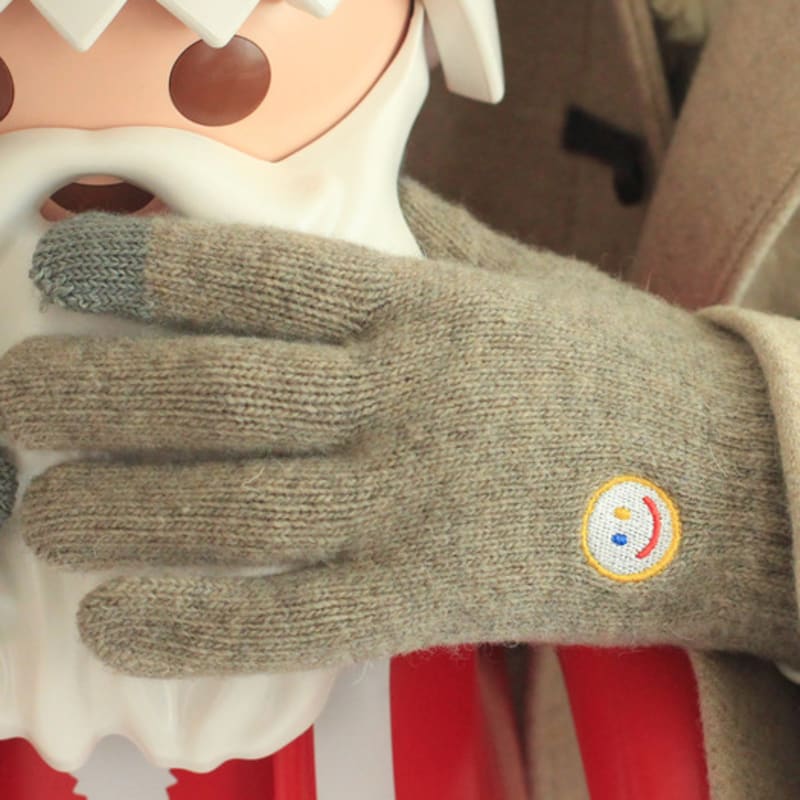 SNOOZY Smile 3 Вышитые шерстяные вязаные перчатки Дерево