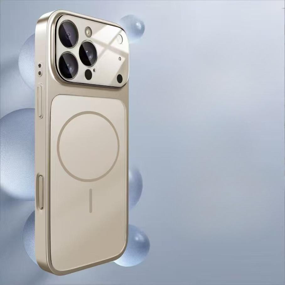 Противоударный магнитный чехол для iPhone, совместимый с MagSafe, с большой защитой объектива камеры.