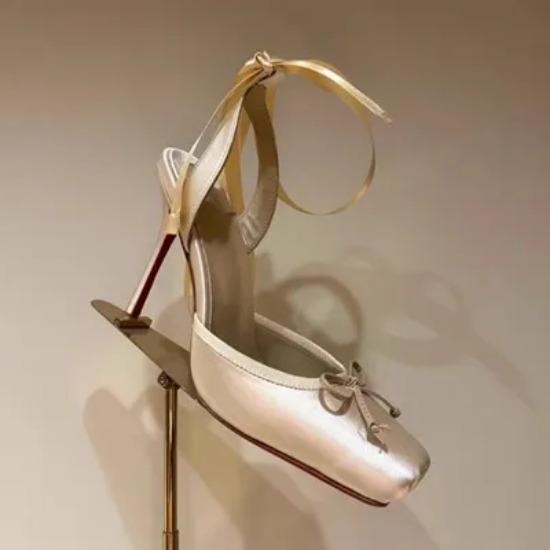 Женские летние туфли на высоком каблуке для женщин с квадратным носком и тонким каблуком, туфли-лодочки с бабочкой, сексуальные женские свадебные туфли с ремешком на щиколотке