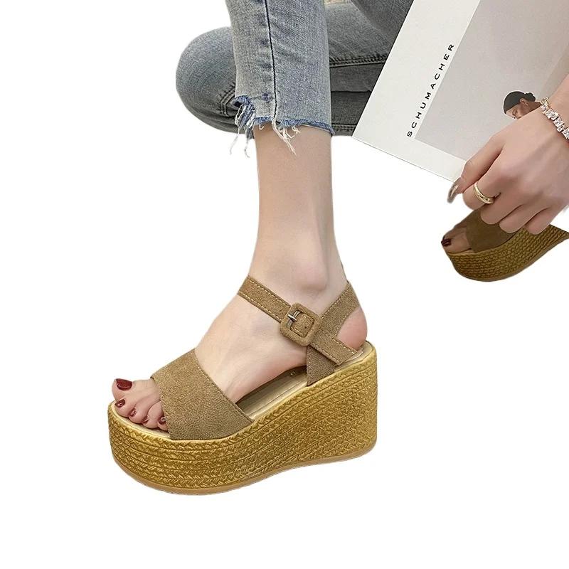 Модная женская обувь 2025 Сандалии женские с открытым носком Уличные повседневные сандалии Женские с круглым носком на высокой танкетке Ремешок с пряжкой Обувь больших размеров Женская