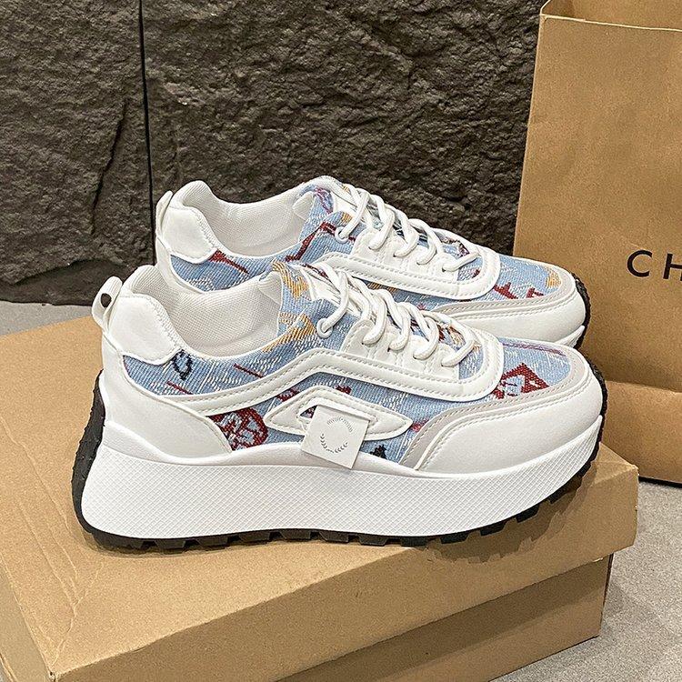 Модные маффины маленькие белые туфли женские 2025 весна и лето новая корейская версия джинсово-синие повседневные туфли студенты показывают ноги маленькие спортивные туфли