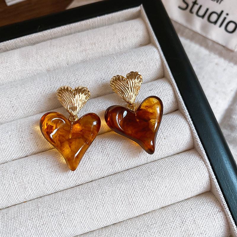 Корейские серьги-цветы из сладкого жемчуга и смолы: Универсальный, девичий дизайн в виде сердца для повседневной моды