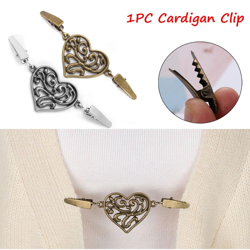 Trendy Winter Heart Pattern Retro Sweater Blouse Pin Cardigan Clip Shawl Brooch Duck Clip Clasps