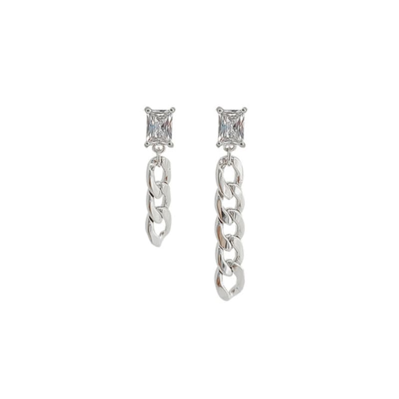 Серьги с несбалансированной цепочкой и кристаллами от jewelCOUNTY