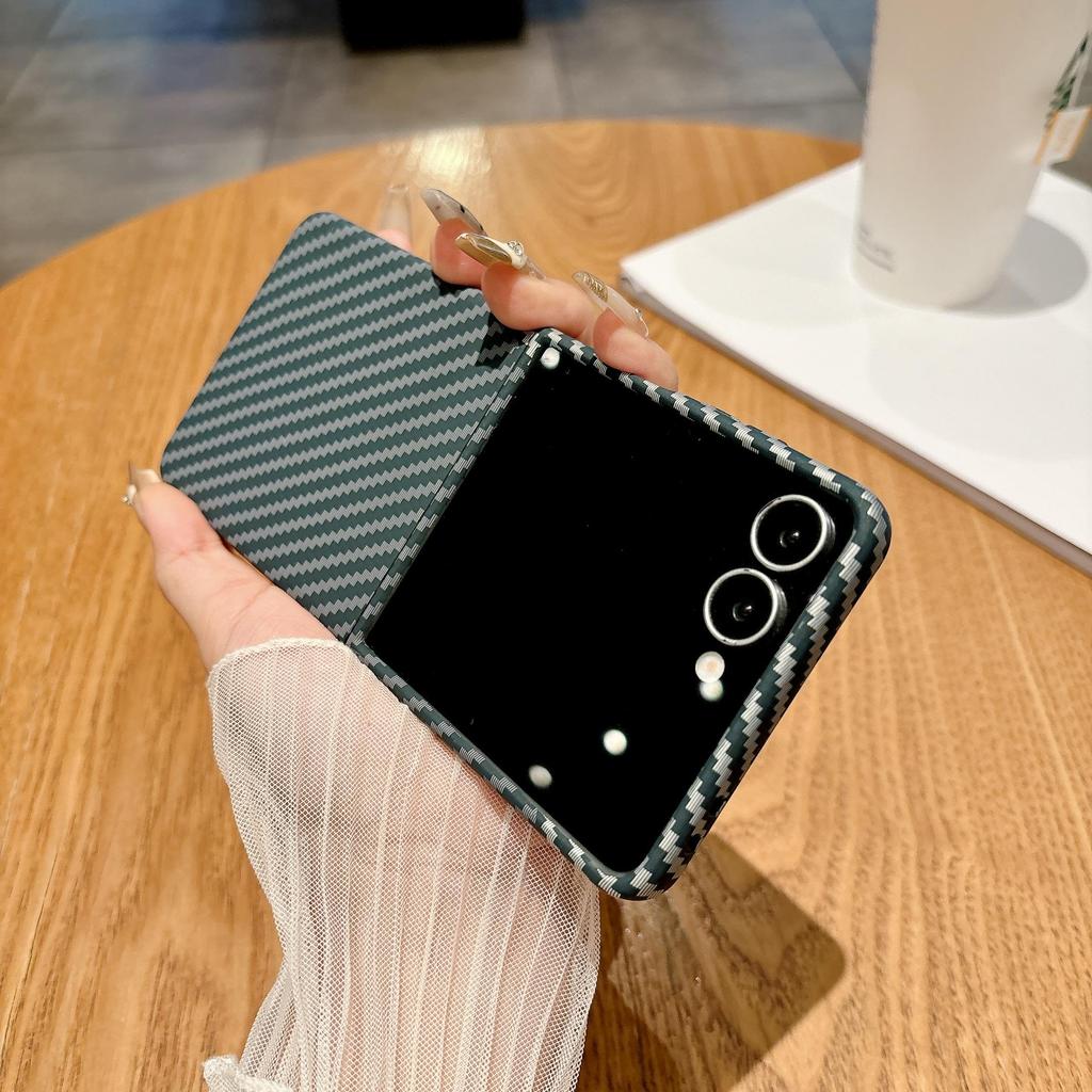 Роскошный защитный бампер из углеродного волокна для телефона Samsung Galaxy Z Flip7 Flip6 Flip5 Flip4 Flip3 Жесткий ПК Контрастный цвет Ударопрочный Защитный чехол