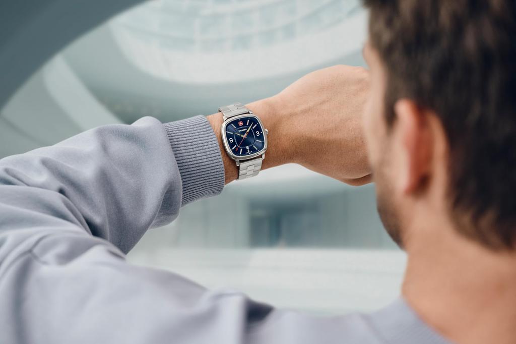 WENGER VINTAGE SPORT Stainless Steel Case Blue Silver Stainless Steel Quartz 50m Water Gift Idea Men's Watch, (316L), Dial, Bracelet, Movement,