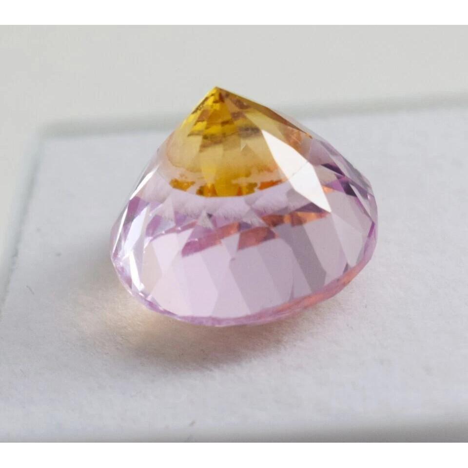 Natural Awesome Sapphire (Pitambari) . Round 14-16 Ct Stunning Gemstone