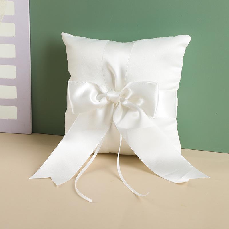Wedding Car Flower Basket for Newlyweds - Handheld Bow & Small Flowers for Flower Girls