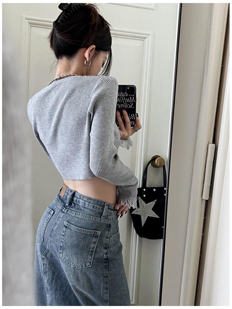 Женский топ с круглым вырезом и длинными рукавами, облегающий покрой, осенне-зимняя модель с кисточками