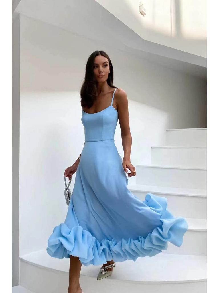 Платье-трапеция с цветочным принтом и объемными цветами весна/лето 2023 г.