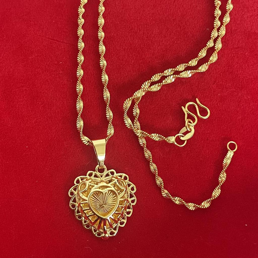 «Золотое ожерелье с подвеской в виде сердца и капли воды»