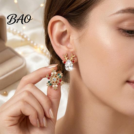 Gift for Women 1 Pair Christmas Stud Earrings, Sparkling Faux Crystal Elk Antlers Holiday Party Accessories And Snowflake Colorful Rhinestone Jewelry