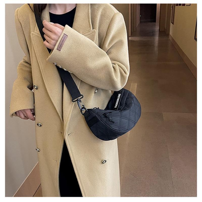 Новая коллекция осень-зима 2023 года: женская сумка через плечо с большой вместимостью, высококачественный дизайн, нишевый дизайн, сумка-седловидная сумка на одно плечо