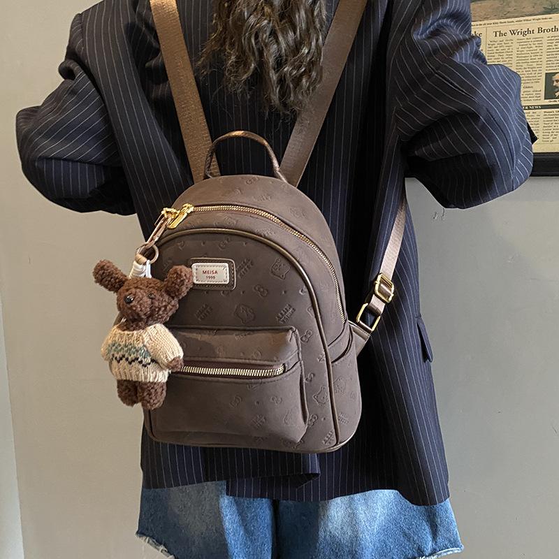 Повседневная сумка для поездок на работу в стиле ретро большой вместимости женская 2025 новая популярная рельефная сумка-рюкзак школьная сумка осень-зима