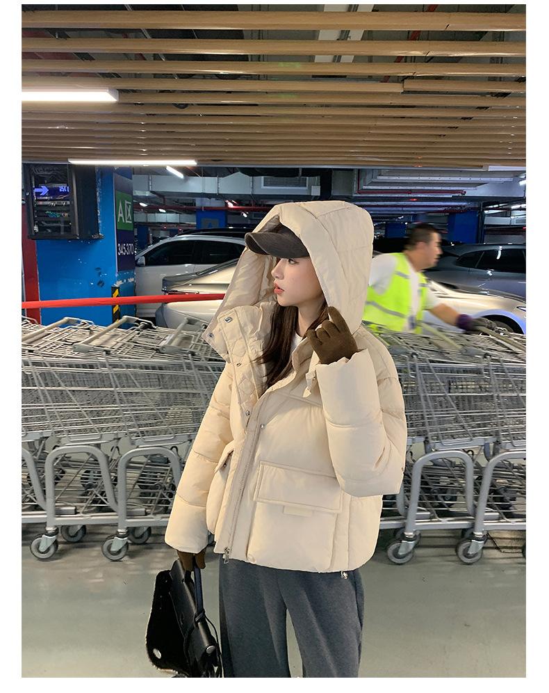 Женская короткая ветрозащитная теплая зимняя куртка с капюшоном и рукавами реглан