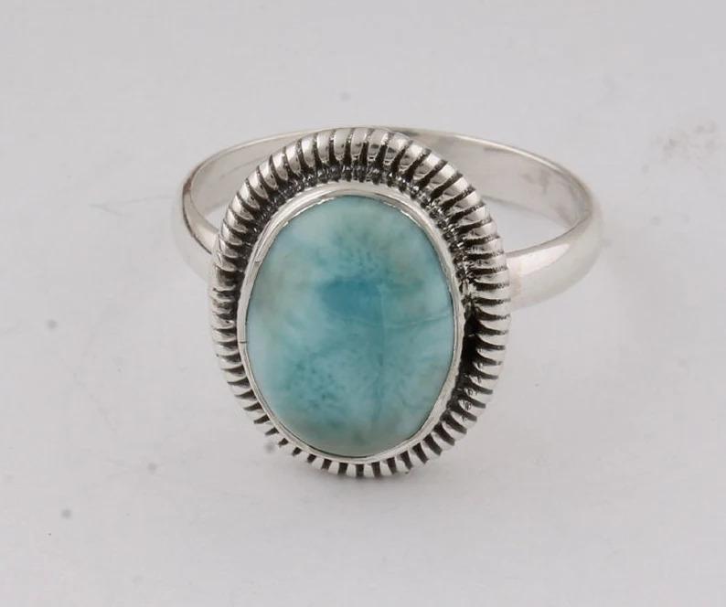 Ларимар Кольцо с драгоценным камнем Кольцо из стерлингового серебра 925 пробы Твердый камень Массивное кольцо овальной формы Подарок для женщин Небесно-голубой камень Ювелирные изделия Приблизительно 5,5 г