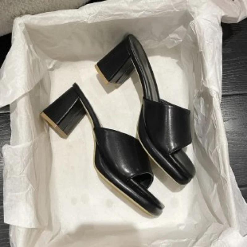 Мода 2025 Летние шлепанцы с открытым носком, сандалии на массивном высоком каблуке, слайды, праздничная обувь для женщин, вьетнамки, однотонные, конфетных цветов, большие размеры 35-46