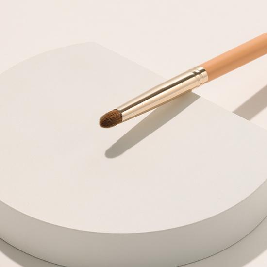 Кисть-пуля для теней Tool Lab 225 Small Point Eye Shadow