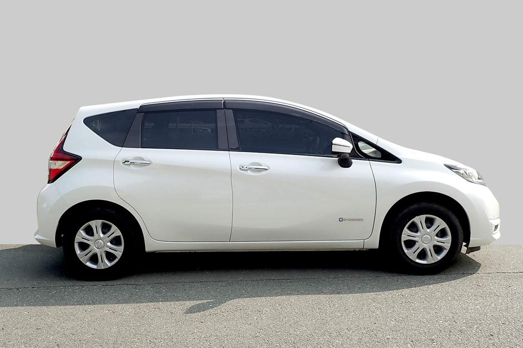 SecondStage Digital Carbon Fiber Pillar Garnish for Nissan Note E12 (Compatible with Vehicles with OEM Visors) / SHN0178DCB