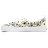 Classic Slip-On Bandana - Classic White Unisex Sneakers Black VN0A33TB42S