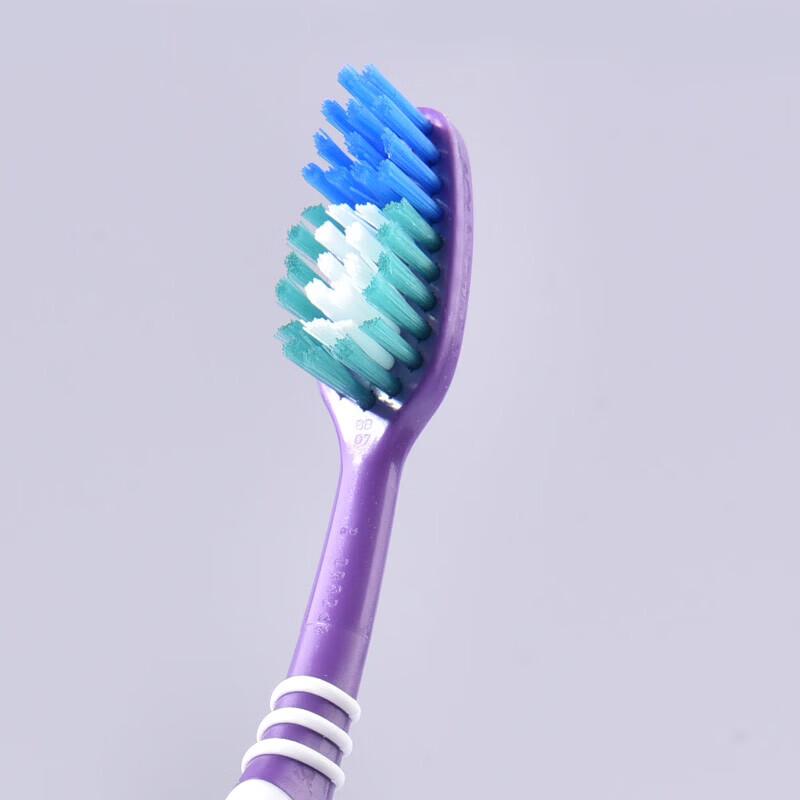 Colgate Ультра Чистая Забота о Деснах Набор из 6 Зубных Щёток