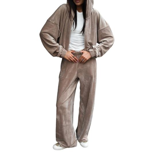 Женский велюровый спортивный костюм из 2 предметов: толстовка с капюшоном на молнии и брюки широкого кроя. Комплект из мягкого бархата.