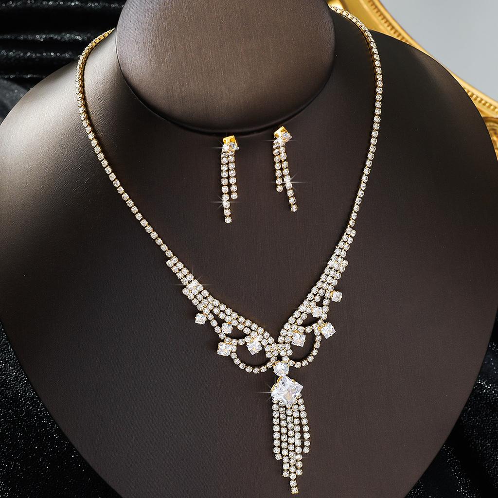 3PC Women's Fashion Hollow Design Tassel Necklace Earrings Jewelry Set Wedding Banquet Party Holiday Gift