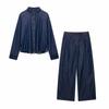 Женский oversized комплект из двух предметов: Джинсовая рубашка с длинным рукавом и широкие брюки с высокой талией
