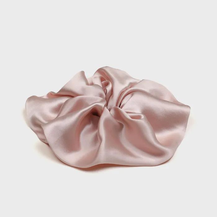 [AVVINA PELLE] Шелковый scrunchie (L) - Пыльная роза