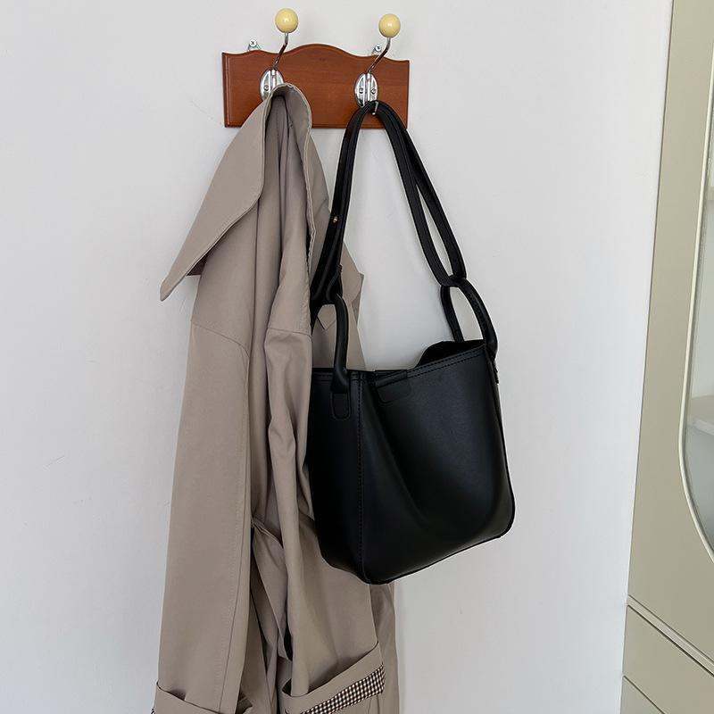 Новая текстурированная сумка-корзина для овощей большой вместимости, модная сумка-мессенджер через плечо для通勤, универсальная сумка-тоут, женская сумка, тренд