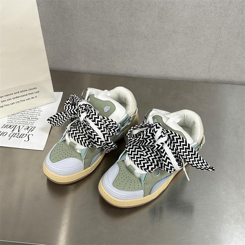 Модные кроссовки на толстой подошве для пап и мам 2025 Лето Осень На шнуровке Массивные кроссовки Повседневная обувь для скейтборда Смешанные цвета Спортивная обувь