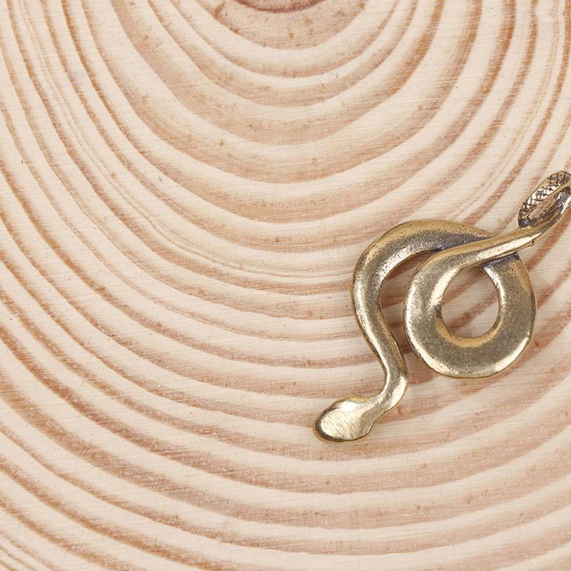 Антикварная бронзовая статуя змеи Миниатюрные фигурки Медные зодиакальные животные Украшения для стола Орнаменты Изделия из латуни