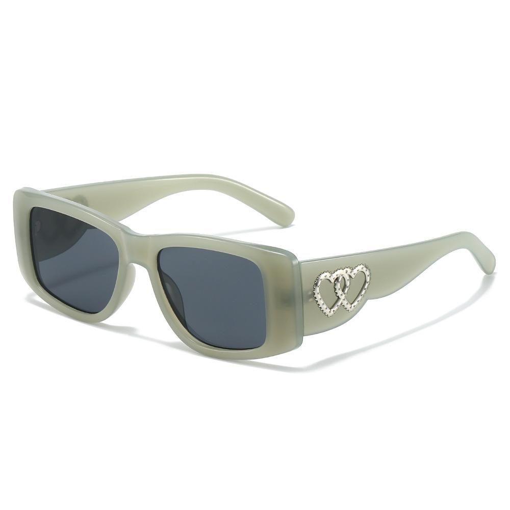 New fashion European and American box catwalk heart-to-heart sunglasses ins Internet celebrity sunglasses tide