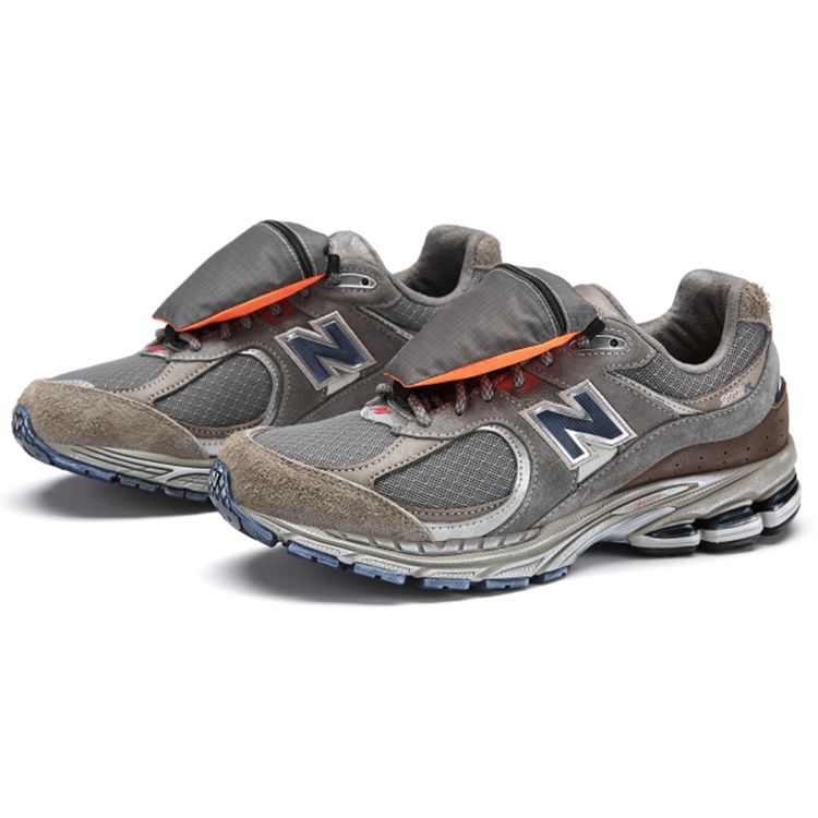 New Balance 2002R Pouch - Кроссовки унисекс Castle Grey Natural-Indigo M2002RVA