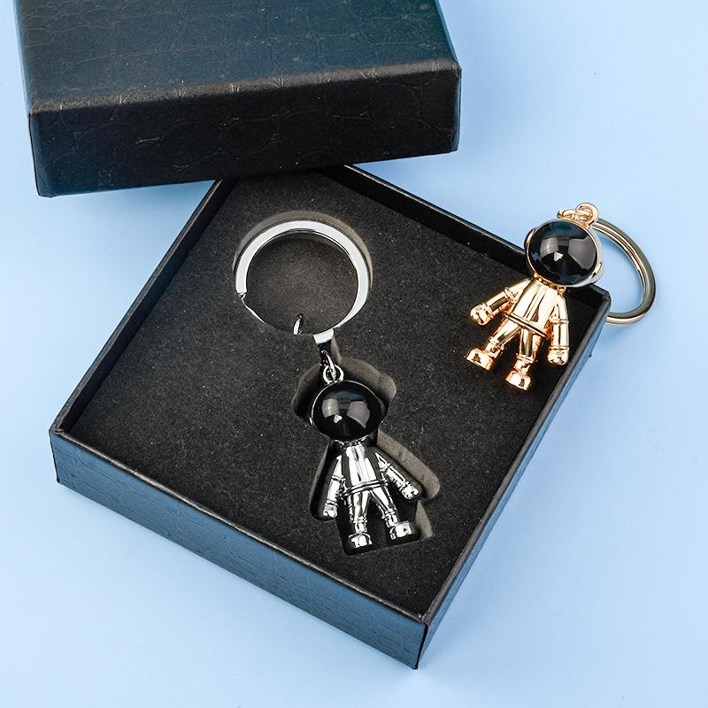 Astronaut Spaceman Keychain: Personalized Men's Metal Car Logo Pendant Gift