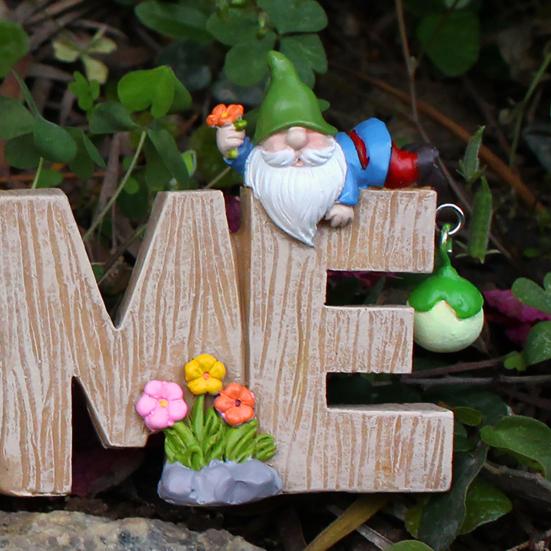 Dwarf Welcome Sign Resin Cartoon Dwarf Ornament Garden Gnome Letter Welcome Sign for Home Office