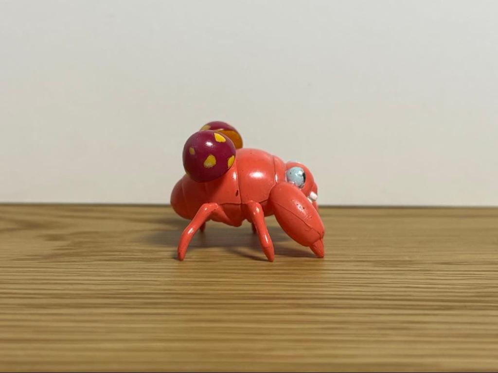 [USED] Moncolle Paras Pokemon Figure, Super Rare, Early Model