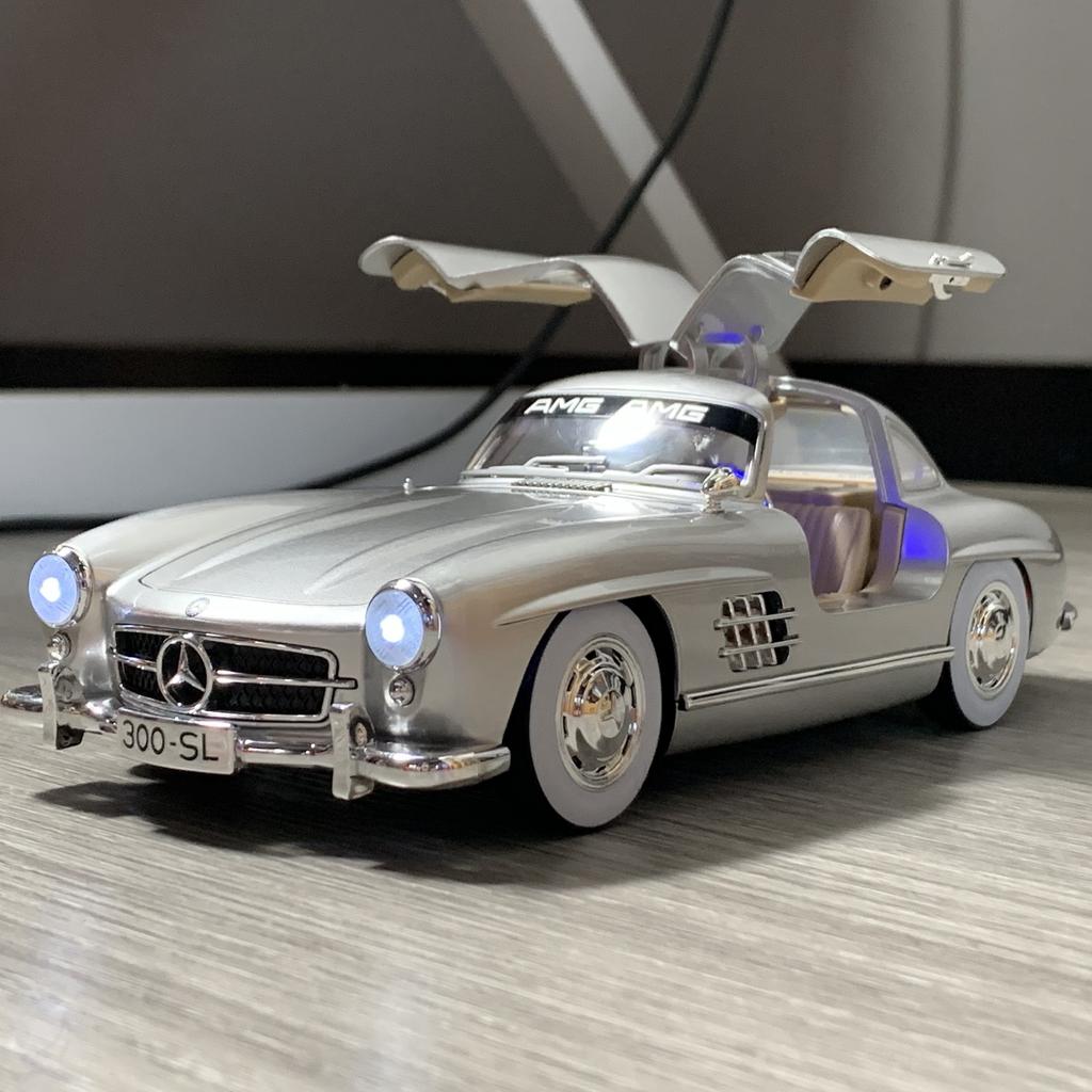 1:18 Benz 300SL Высокодетализированная Металлическая Модель Автомобиля Масштабная Декорация для Спальни и Подарок на День Рождения Мальчика Декорации для Гостиной и Праздника