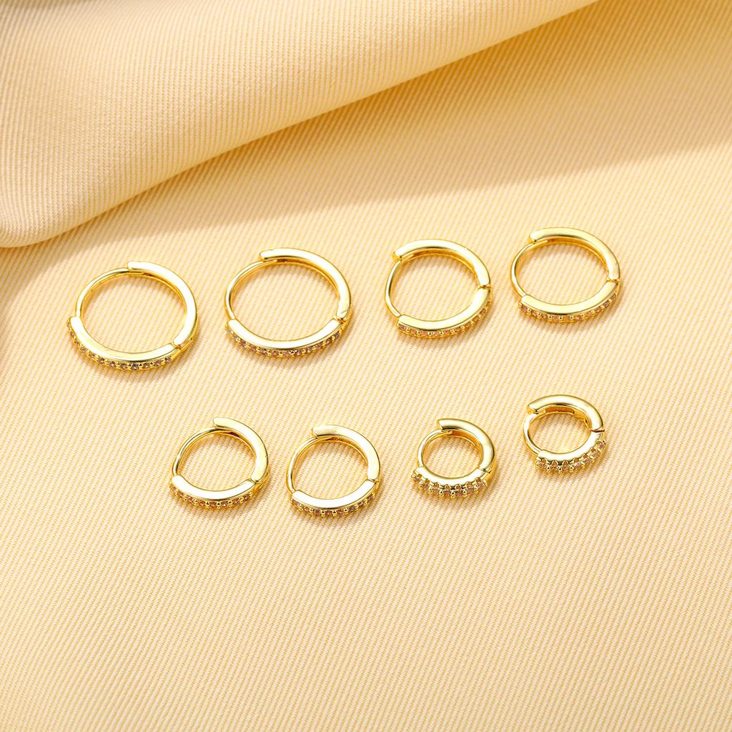 Набор из 8 элегантных и простых сережек для женщин. Подходит для повседневного ношения осенью и зимой. Женщины носят его на вечеринках. Популярно