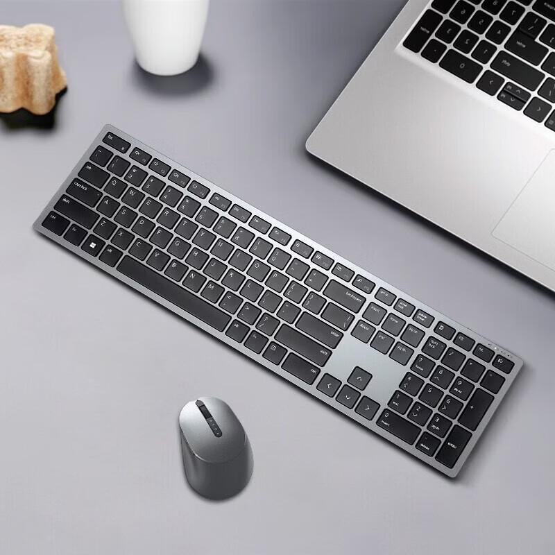 Dell Беспроводная клавиатура и мышь в комплекте