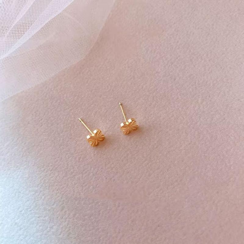 Серьги-цветы с четырьмя листьями для женщин, новогодняя мода, изысканный элегантный темперамент, легкая роскошь, студенческая