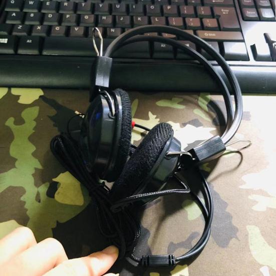 Проводные наушники, регулируемые, компактные, удобные в ношении