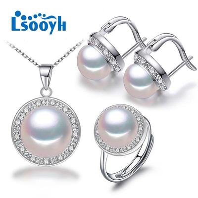 Ювелирный набор с речным жемчугом и цирконием (серьги, ожерелье, кольцо)