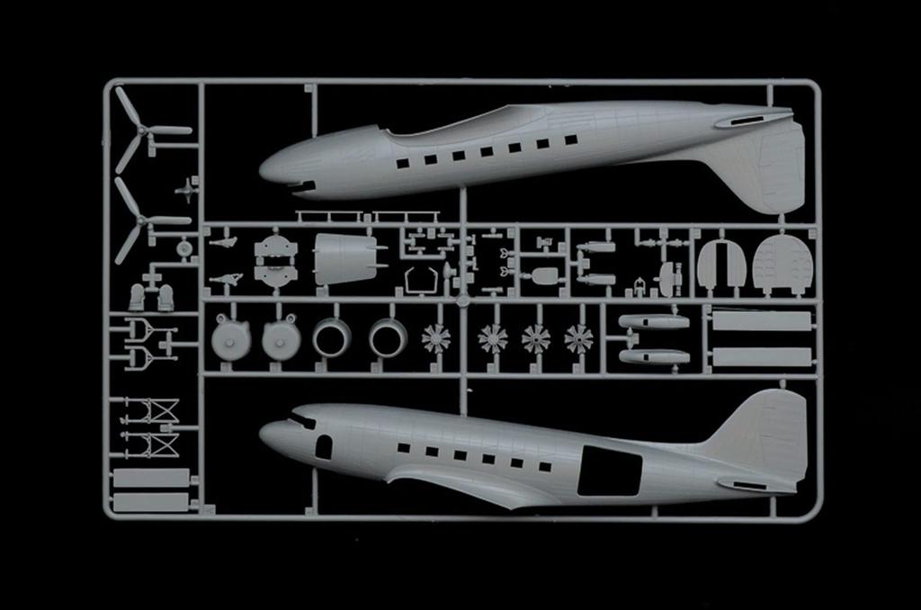 Platz Italeri Британский военный самолет Дакота Пластиковая модель IT1338 1/72 Вторая мировая война Mk.III (Самолет)